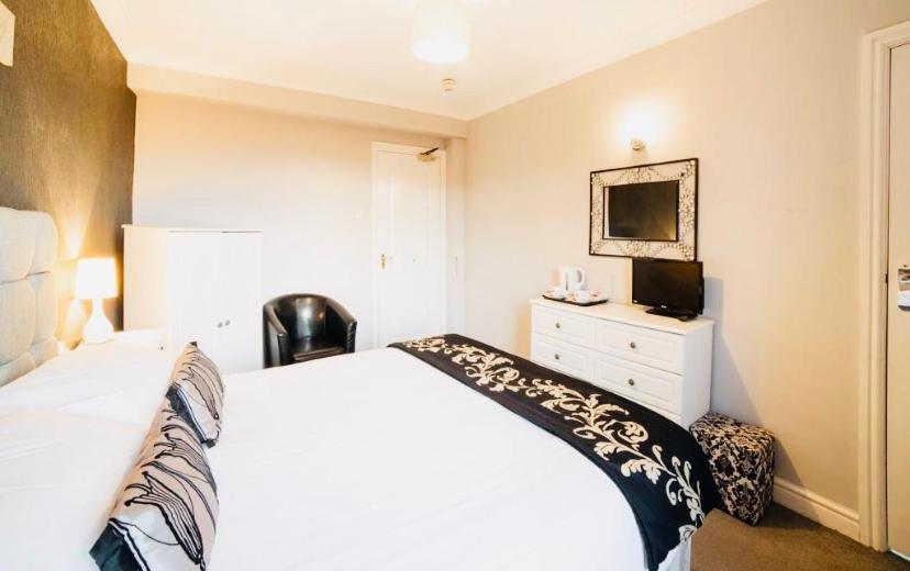 The Traxx Hotel Bangor  Exterior photo